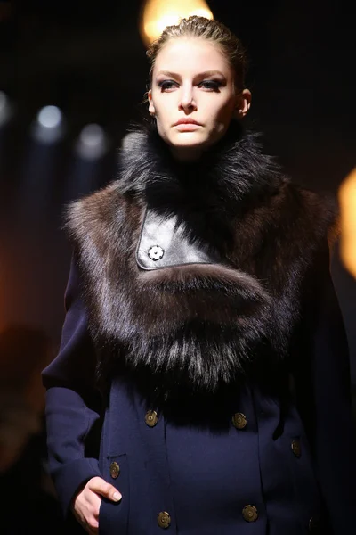 Look 77